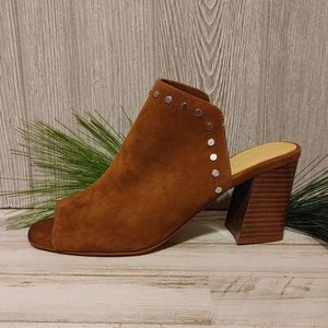 Marc Fisher "Dalilah" camel color leather suede stud accent slip on mule sz 6.5